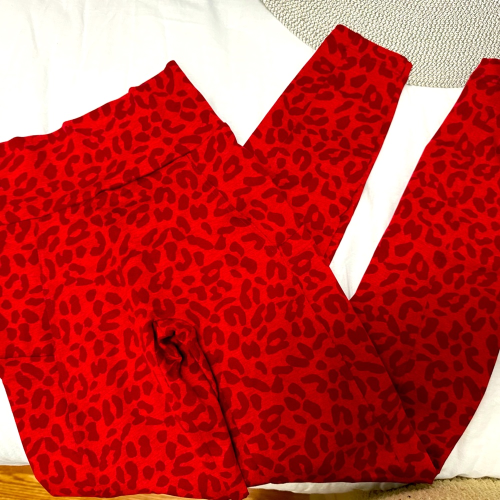 Reserved ! Bombshell leopard cheetah leggings